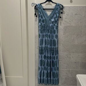 Omika women’s maxi dress. Blue and green size small with pockets.